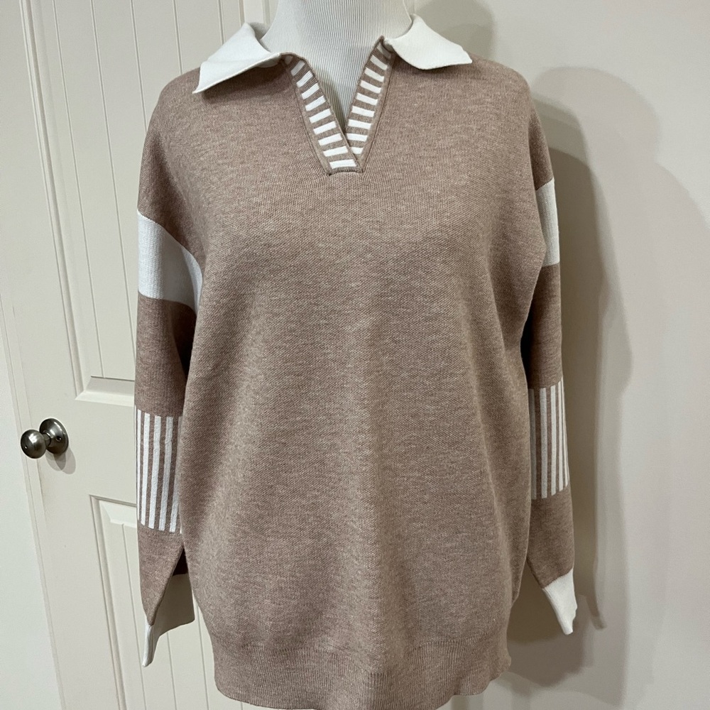 Elegant V-Neck Sweater in Tan and White
